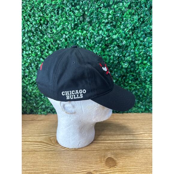 Mitchell & Ness Black & Red NBA Chicago Bulls Adjustable Dad Hat Cap - Picture 4 of 8